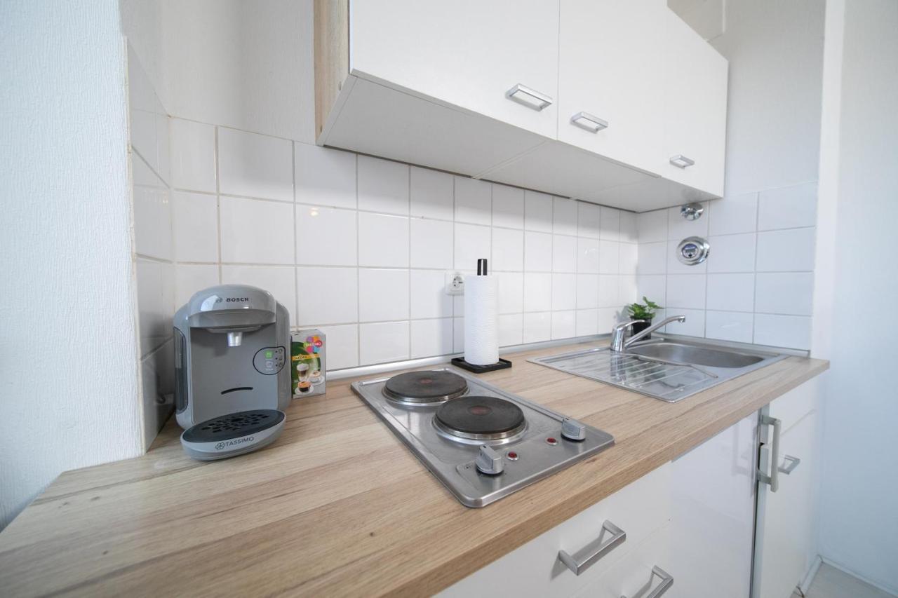 Studio Shiny - Zentral Mit Balkon - Messe - Kueche Neuss Exterior foto